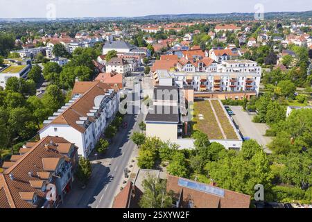 Vista aerea con la strada principale e la borsa valori, Coswig, Sassonia, Germania, Europa Foto Stock