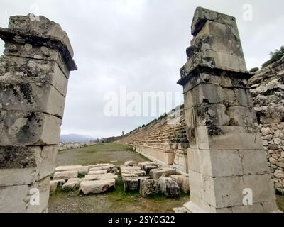 Antico stadio nell'antica città greco-romana di Cibira a Burdur, Turchia. Foto Stock