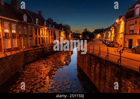 Canale di notte, Bergues, Nord, Francia Foto Stock