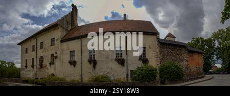 Dundaga. Castello di Dundaga. Il castello di Dundaga è il più grande nel nord di Kurzeme. Anche se il castello fu significativamente modernizzato durante la ricostruzione Foto Stock