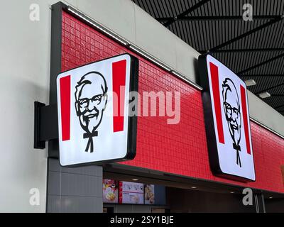 Nanning, Cina - 28 dicembre 2023. Cartello ristorante KFC. Foto Stock