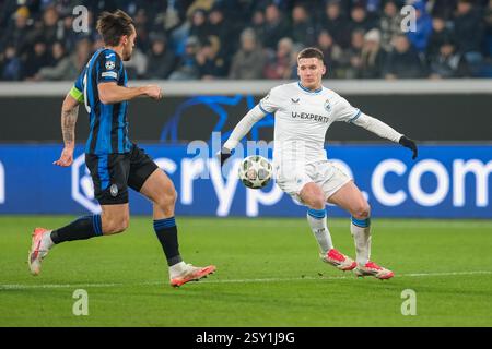 Hans Vanaken del Club Brugge VK in azione durante la fase di eliminazione diretta della UEFA Champions League 2024/2025 2° partita di calcio principale tra Atalanta B. Foto Stock