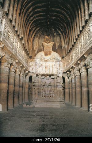 Rock cut grotte di Ajanta, Aurangabad, Maharashtra, India, Asia Foto Stock