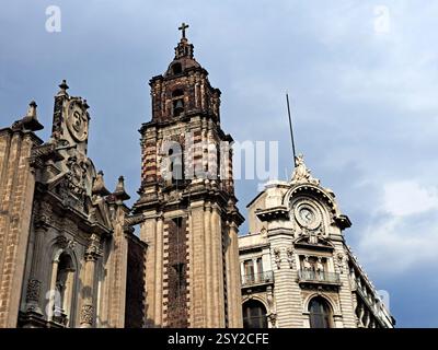 Città del Messico, Messico - 6 settembre 2023: L'edificio la Mexicana sul passaggio pedonale Madero, icona del centro storico di CDMX Foto Stock