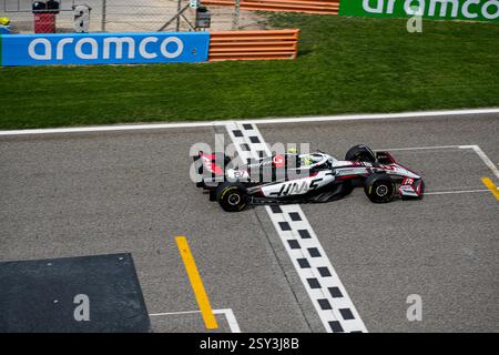 26.02.2025, Bahrain International Circuit, Sakhir, Formula 1 Testfahrten Bahrain 2025 ,im Bild Oliver Bearman (GBR), MoneyGram Haas F1 Team Foto Stock