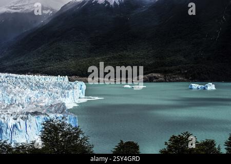 Ghiacciaio Perito Moreno, lingua glaciale, Glacier Break, Parco Nazionale Los Glaciares, Santa Cruz, Patagonia, Argentina, Sud America Foto Stock