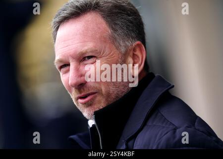 Christian Horner, team principal della Red Bull, il secondo giorno di test pre-stagione sul circuito Internazionale del Bahrain, Sakhir. Data foto: Giovedì 27 febbraio 2025. Foto Stock