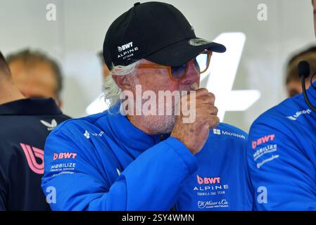 Sakhir, Bahrein. 27 febbraio 2025. Flavio Briatore (ITA) Consigliere Esecutivo del Team Alpine F1. 27.02.2025. Formula 1 test, Sakhir, Bahrein, giorno due. Il credito fotografico dovrebbe essere: XPB/Alamy Live News. Foto Stock