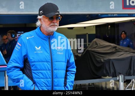 Sakhir, Bahrein. 27 febbraio 2025. Flavio Briatore (ITA) Consigliere Esecutivo del Team Alpine F1. 27.02.2025. Formula 1 test, Sakhir, Bahrein, giorno due. Il credito fotografico dovrebbe essere: XPB/Alamy Live News. Foto Stock