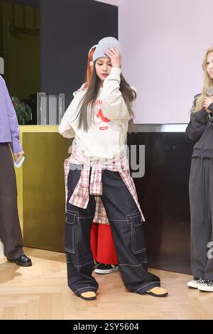 TAIPEI, CINA - 27 FEBBRAIO 2025 - il gruppo femminile taiwanese GENBLUE partecipa ad un evento a Taipei, Cina, il 27 febbraio 2025. Foto Stock