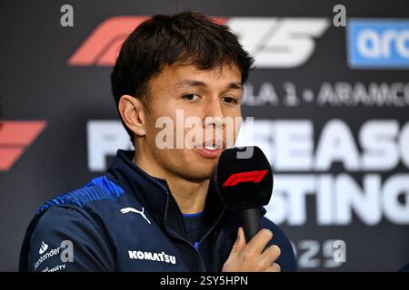 Sakhir, Bahrein. 27 febbraio 2025. Alexander Albon (THA) Atlassian Williams Racing nella conferenza stampa FIA. 27.02.2025. Formula 1 test, Sakhir, Bahrein, giorno due. Crediti: James Moy/Alamy Live News Foto Stock