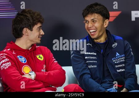 BAHREIN, BAHREIN - FEBBRAIO 27: Alexander Albon della Thailandia e Atlassian Williams Racing ride nella conferenza stampa durante il secondo giorno dei test di F1 al Bahrain International Circuit il 27 febbraio 2025 in Bahrain, Bahrein. (Foto di Qian Jun/Alamy Live News) Foto Stock