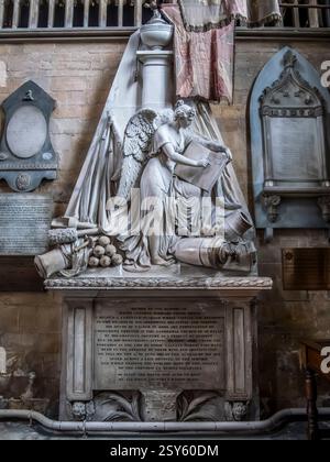 L'immagine è di uno dei memoriali di guerra di maggio trovati all'interno della splendida Beverley Minster, conosciuta anche come la Chiesa di San Giovanni e San Martino Foto Stock