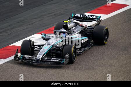 Il pilota Mercedes Andrea Kimi Antonelli nella seconda giornata di test pre-stagione sul circuito Internazionale del Bahrain, Sakhir. Data foto: Giovedì 27 febbraio 2025. Foto Stock