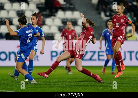 La Spezia, Italia. 25 febbraio 2025. Italia, la Spezia, 25 febbraio 2025: Sara Holmgaard#18 di Danimarca segna il suo primo gol durante la partita di calcio della UEFA Women Nations League tra Italia e Danimarca allo Stadio Alberto picco di la Spezia in Italia. (Pier Marco tacca/SPP) credito: SPP Sport Press Photo. /Alamy Live News Foto Stock