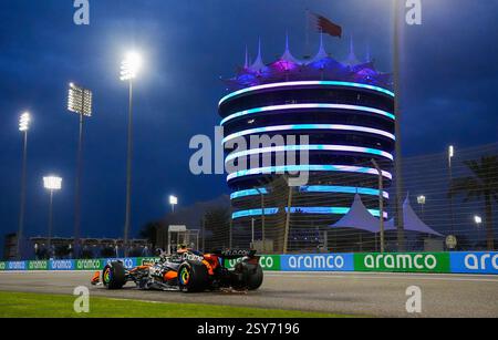 Il pilota della McLaren Lando Norris nel secondo giorno dei test pre-stagionali sul circuito Internazionale del Bahrain, Sakhir. Data foto: Giovedì 27 febbraio 2025. Foto Stock