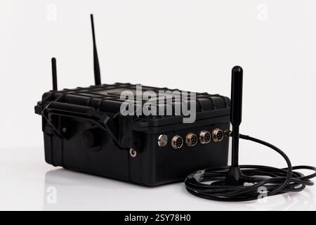 Sistema di guerra elettronica portatile avanzato con antenne multifunzione. Foto Stock
