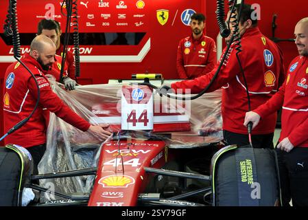 Sakhir, Bahrein. 27 febbraio 2025. Lewis Hamilton (GBR) Ferrari SF-25. 27.02.2025. Formula 1 test, Sakhir, Bahrein, giorno due. Crediti: James Moy/Alamy Live News Foto Stock