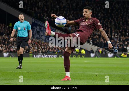 Londra, Regno Unito. 26 febbraio 2025. Savinho di Manchester City in azione. Partita di Premier League, Tottenham Hotspur contro Manchester City allo stadio Tottenham Hotspur di Londra mercoledì 26 febbraio 2025. Questa immagine può essere utilizzata solo per scopi editoriali. Foto per uso editoriale di Sandra Mailer/Andrew Orchard fotografia sportiva/Alamy Live news Credit: Andrew Orchard fotografia sportiva/Alamy Live News Foto Stock