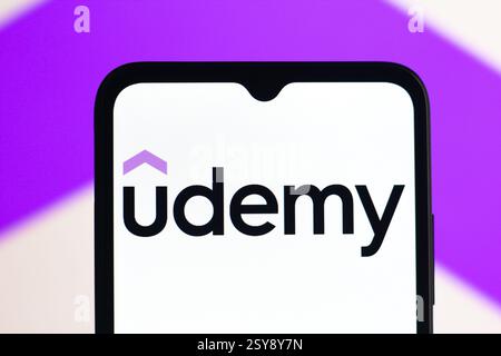 Canada. 27 febbraio 2025. In questa immagine, il logo Udemy viene visualizzato sullo schermo di uno smartphone. (Credit Image: © Thomas Fuller/SOPA Images via ZUMA Press Wire) SOLO PER USO EDITORIALE! Non per USO commerciale! Foto Stock