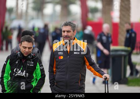 27.02.2025, Bahrain International Circuit, Sakhir, test di Formula 1 Bahrain 20 Andrea Stella (ITA) - McLaren F1 Team Principal Foto Stock