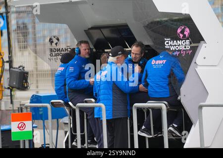 27.02.2025, Bahrain International Circuit, Sakhir, Formula 1 test Bahrain 2025 , Flavio Briatore Alpine Racing Foto Stock