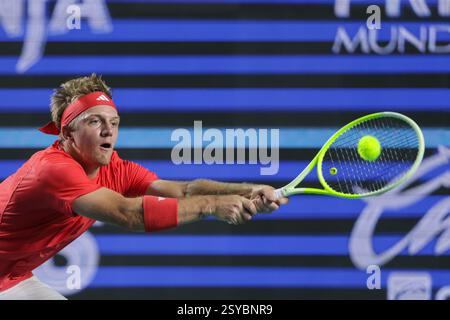 Acapulco, Messico. 27 febbraio 2025. Alejandro Davidovich Fokina, spagnolo, fa ritorno nei quarti di finale contro il Messico Rodrigo Pacheco Mendez al torneo di tennis ATP Mexican Open 2025 ad Acapulco, Messico, 27 febbraio 2025. Crediti: Francisco Canedo/Xinhua/Alamy Live News Foto Stock