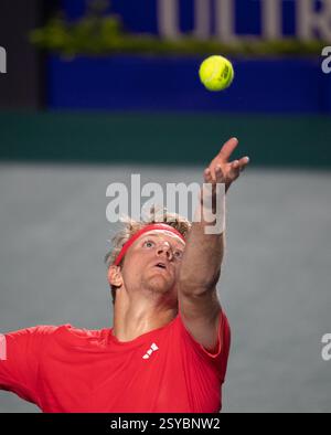 Acapulco, Messico. 27 febbraio 2025. Alejandro Davidovich Fokina, spagnolo, serve durante il match dei quarti di finale contro Rodrigo Pacheco Mendez del Messico al torneo di tennis ATP Mexican Open 2025 ad Acapulco, Messico, 27 febbraio 2025. Crediti: Li Mengxin/Xinhua/Alamy Live News Foto Stock