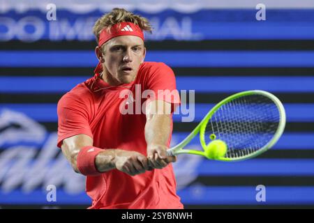 Acapulco, Messico. 27 febbraio 2025. Alejandro Davidovich Fokina, spagnolo, fa ritorno nei quarti di finale contro il Messico Rodrigo Pacheco Mendez al torneo di tennis ATP Mexican Open 2025 ad Acapulco, Messico, 27 febbraio 2025. Crediti: Francisco Canedo/Xinhua/Alamy Live News Foto Stock
