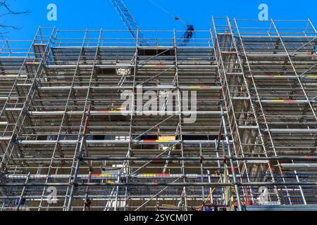 Lavori di costruzione in Paramount Place, in cima a Mount Pleasant Road, a Royal Tunbridge Wells. In precedenza il sito del demolito ABC Cinema. Foto Stock