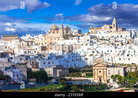 Puglia, Italia . panorama della tradizionale Ostuni - splendida città bianca Foto Stock