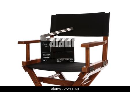 Sedia del direttore con lavagna isolata sul bianco Foto Stock