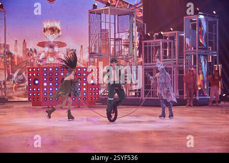 Feel the City Beat - HORIZONS - VACANZA SUL GHIACCIO Berlin Premiere im Tempodrom am 28.02.2025. VACANZE SUL GHIACCIO - Berlin Premiere *** Scoprite la VACANZA City Beat HORIZONS SUL GHIACCIO Berlin Premiere al Tempodrom il 28 02 2025 HOLIDAY ON ICE Berlin Premiere Foto Stock