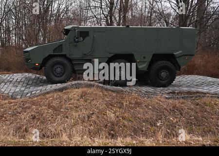 Koprivnice, Repubblica Ceca. 26 febbraio 2025. Presentazione del veicolo corazzato Tatra Defence TADEAS 6x6 a Koprivnice, Repubblica Ceca, 26 febbraio 2025. Crediti: Jaroslav Ozana/CTK Photo/Alamy Live News Foto Stock