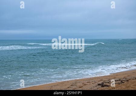 Giornata tempestosa alla spiaggia di la Picòrdia, Arenys de Mar, Maresme Coast, Barcellona, Spagna Foto Stock