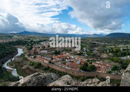 Buitrago del Lozoya: Vista sulla città medievale Foto Stock