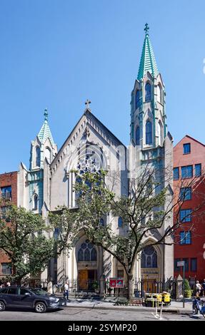La chiesa evangelica luterana di St. Paul, in stile neogotico, 315 West 22nd Street, fa parte del Chelsea Historic District Extension. Foto Stock