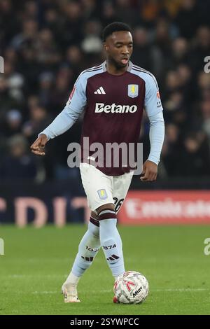Birmingham, Regno Unito. 28 febbraio 2025. Lamare Bogarde dell'Aston Villa durante la partita di Aston Villa FC contro Cardiff City FC Emirates fa Cup 5 a Villa Park, Birmingham, Inghilterra, Regno Unito il 28 febbraio 2025 Credit: Lee Keuneke/Every Second Media Credit: Every Second Media/Alamy Live News Foto Stock