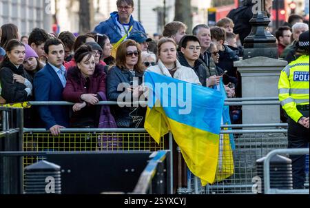 Westminster, Londra, Regno Unito. 1 marzo 2025. A seguito di un difficile incontro in America con il presidente Trump, il presidente ucraino Volodymyr Zelenskyy è invitato al No 10 Downing Street, a Londra, per incontrare il primo ministro britannico Sir Keir Starmer per discutere di come procedere per l'Ucraina e della sua guerra di 3 anni con la Russia sotto il presidente russo Vladimir Putin. Crediti: Newspics UK London/Alamy Live News Foto Stock