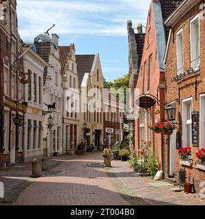 Case storiche nella città vecchia, Leer, Frisia orientale, bassa Sassonia, Germania, Europa Foto Stock