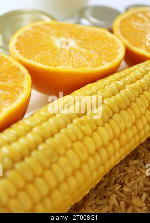 materie prime, materie prime necessarie nella vita di tutti i giorni e commercializzate sul mercato azionario, come caffè, latte, metallo, arance Foto Stock