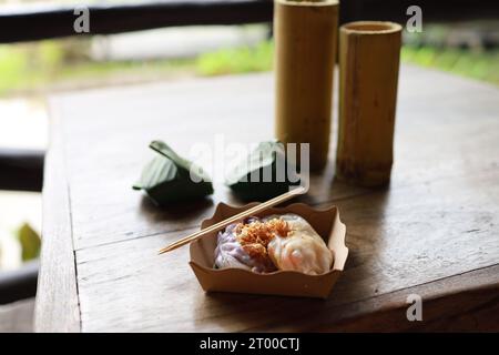 Tradizionale thailandese foodÂ Thai di maiale al vapore Dumplings sul tavolo concetto di cucina orientale Foto Stock