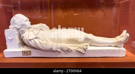 Una scultura in gesso del leader giacobino durante la Rivoluzione francese Maximilien Robespierre ferita il 27 luglio 1794 da Max Claudet c1870. Foto Stock