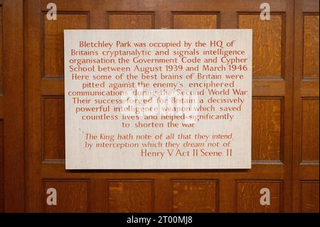 Bletchley Park, un tempo sede della British Codebreaking, ospita anche il primo vertice mondiale sulla sicurezza dell'intelligenza artificiale nel novembre 2023 Foto Stock