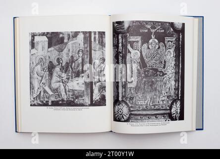Trinity di Andrei Rublev an Antology, di Vzdornov, G.I.e Komech, A.I., pubblicato per la prima volta nel 1981 in URSS. Foto Stock