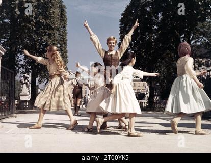 The Sound of Music anno: 1965 USA Direttore: Robert Wise Julie Andrews, Heather Menzies-Urich, Debbie Turner, Kym Karath, Angela Cartwright Foto Stock