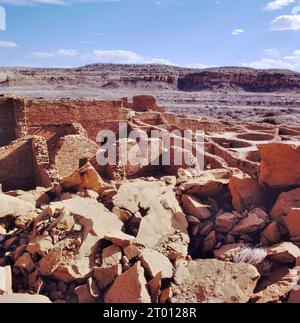 Pueblo Bonito, rovine indiane Anasazi, Chaco Culture National Historical Park, New Mexico, USA. Questo è un sito patrimonio dell'umanità dell'UNESCO Foto Stock