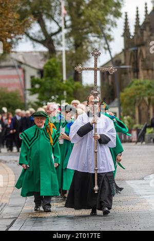 Preston, Lancashire. 3 ottobre 2023. Una processione attraverso Preston alla casa delle Sessions dove venivano lette le lettere Patent, che sostituivano i commissari di Oyer , e Terminer e altri quando la Corte della Corona sostituiva le Assise. Un breve servizio si tenne alla Preston Minister Church, alla quale parteciparono il Clero, la Select Vestry, il Lord Luogotenente, i giudici e i registratori del circuito, Freemen onorario e Alderman onorario indossando abiti cerimoniali. Credit; MediaWorldImages/AlamyLiveNews Foto Stock