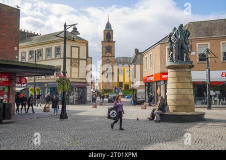 Kilmarnock, Regno Unito. 3 ottobre 2023. Rishi Sunak ha annunciato 1,1 miliardi di sterline di finanziamenti extra da distribuire tra 55 città "trascurate", tra cui Kilmarnock nell'Ayrshire orientale, in Scozia, per affrontare i problemi della rigenerazione delle High Streets e migliorare le comunità. Il fondo ammonterà a 2 milioni di sterline all'anno per 10 anni e sarà versato direttamente a ciascuna autorità locale competente. Crediti: Findlay/Alamy Live News Foto Stock