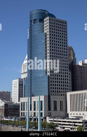 Cincinnati - 24 settembre 2023: Scripps Center nel centro del Central Business District, sede della società di trasmissione E. W. Scripps. Foto Stock